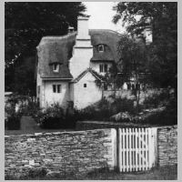 Gimson, Cottage at Sapperton, photo on artsandcraftsdesign.com.jpg